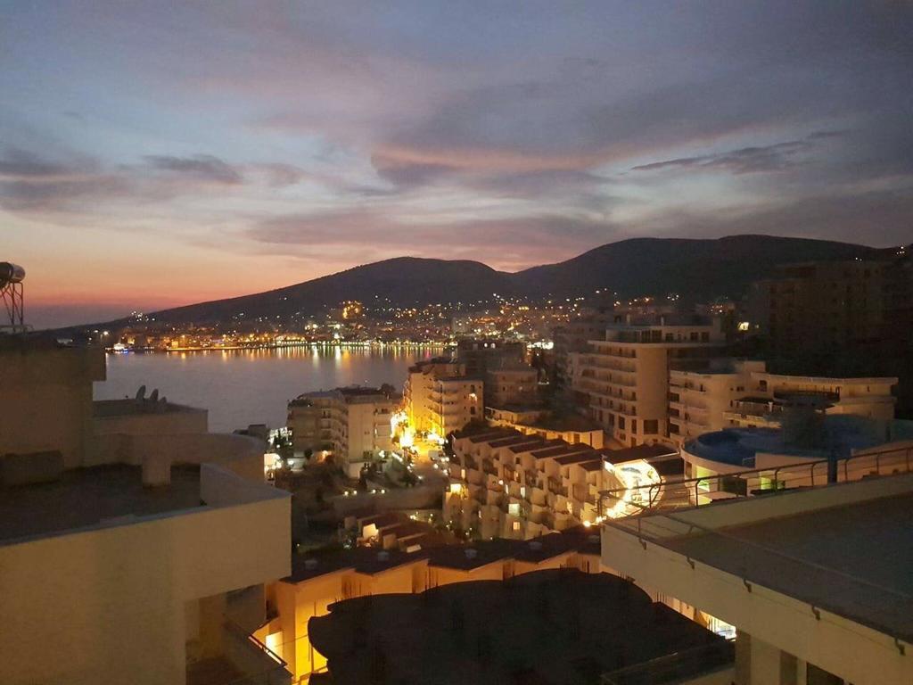 Appartement Jon'S Penthouse à Saranda Extérieur photo
